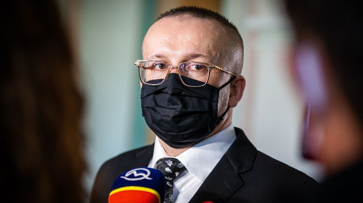 Bývalý šéf slovenské tajné služby jde na svobodu, obvinění prokuratura zrušila